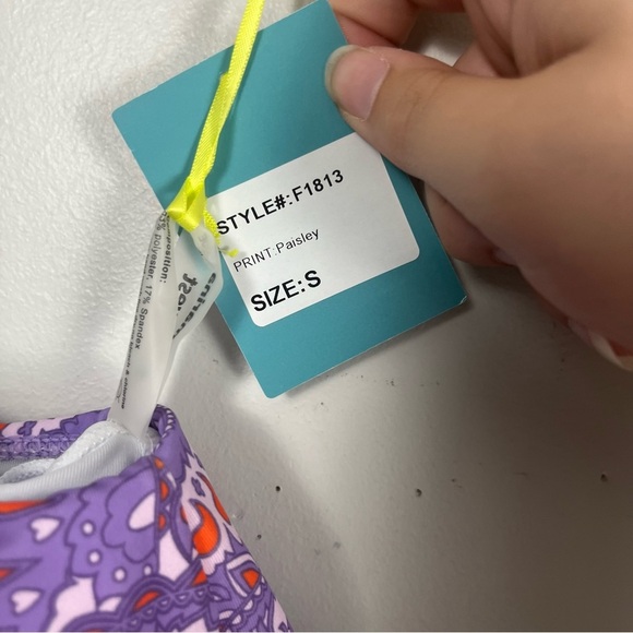 New Marina West asymmetrical cutout ruffle one piece swimsuit size small Upf 50+ - Picture 6 of 10